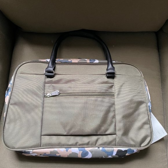 Samantha Brown Carry All Travel Bag in GREEN GEO CAMO nwt - Picture 3 of 12